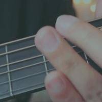 我们不一样吉他谱_扫弦G调版